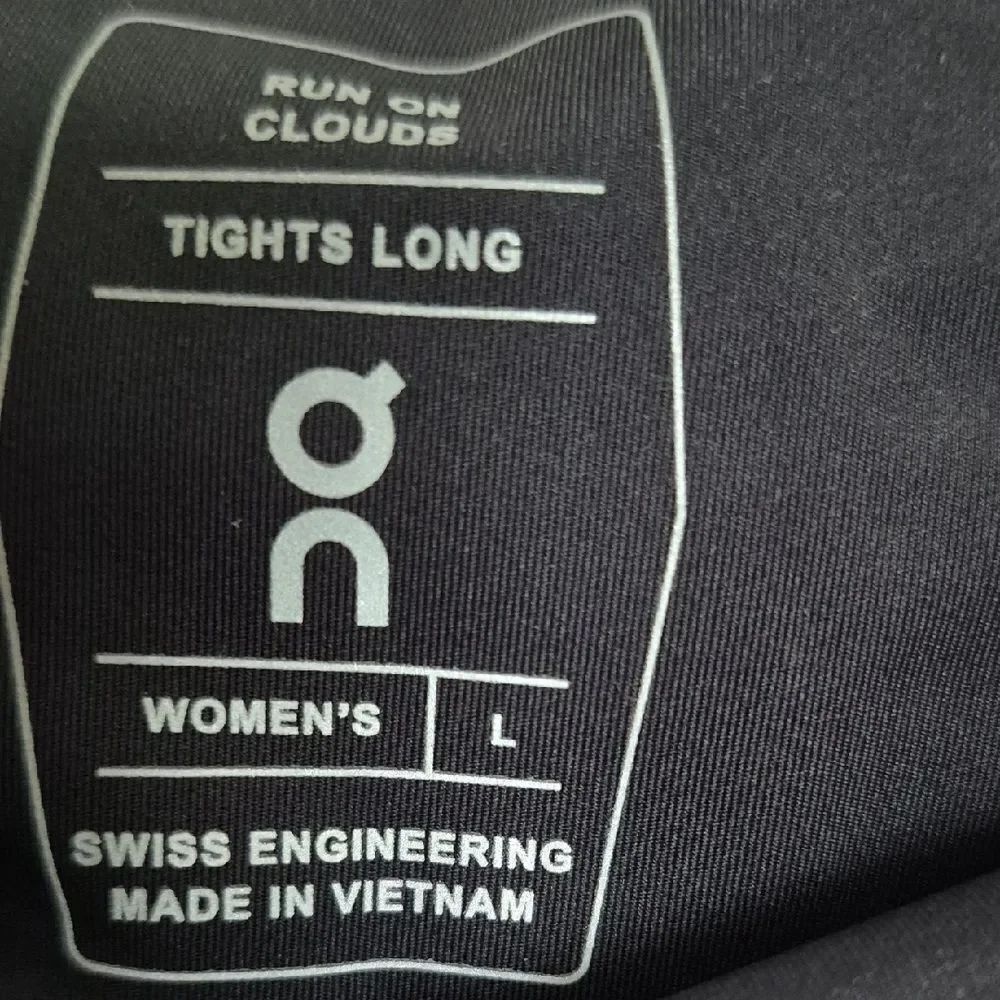 On Running Women's Black & Purple Tights Long - Picture 2 of 16